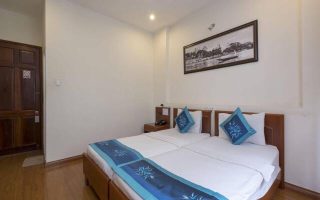 Blue River Hotel