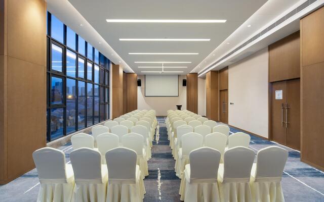 Holiday Inn Express Chengdu Longquanyi North by IHG
