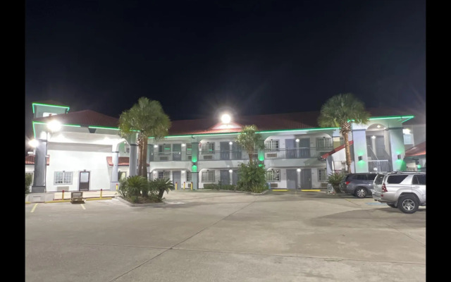 Crystal Inn 249 North