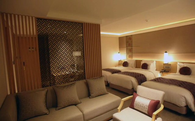 Royal  Seoul