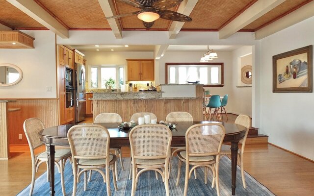 The Belmont Beach Bungalow Pool & Hot Tub!