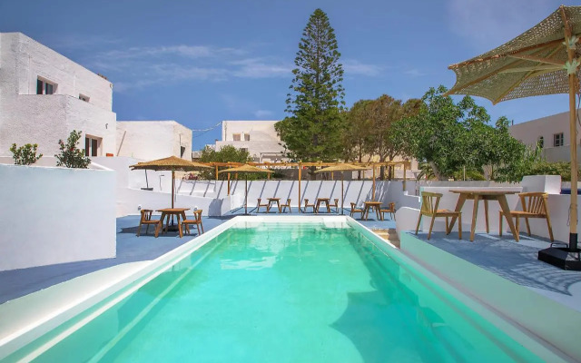 Voca Hotel & Suites