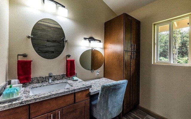 Tropical Island Paradise 2 Bedroom Home by RedAwning