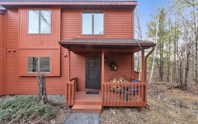 Powder Pass 11j - Cozy End Unit Retreat 3 Bedroom Townhouse by The Summit at Gore Mountain