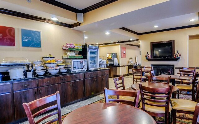 Comfort Inn & Suites Hillsville I-77