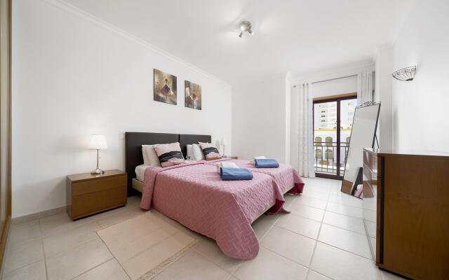 Cosy Vilamoura Apartment by Ideal Homes