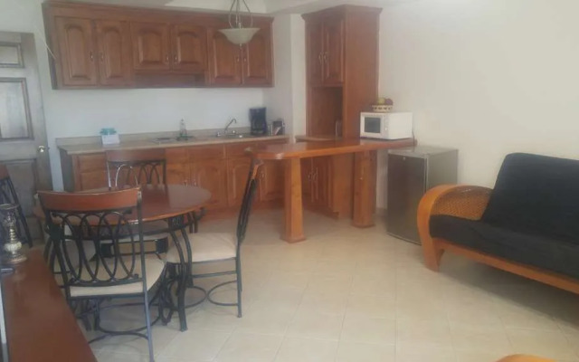 Laos Mar Hotel & Suites