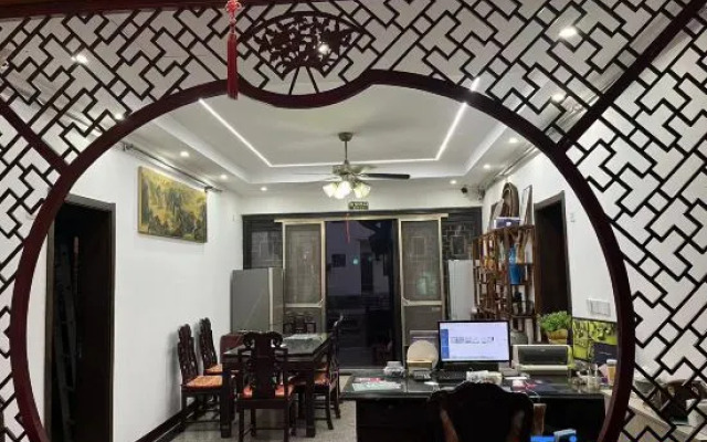 Zhouzhuang Jingou Linhe Bieyuan Chinese Inn