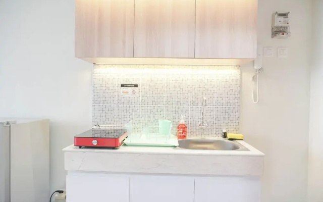 Warm And Comfort Studio At Evenciio Margonda Apartment
