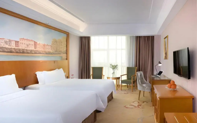 Vienna Hotel (Lingshui Center)