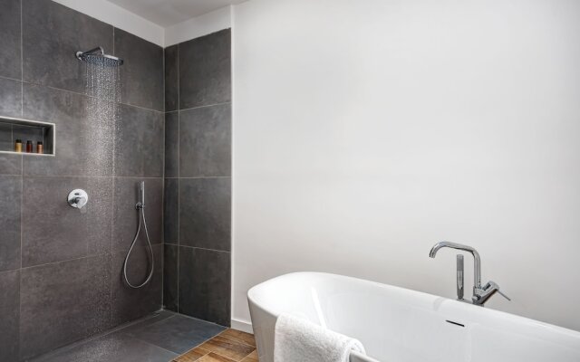 Luxury Blues Apartment