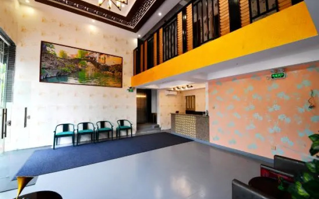 Fenglai Holiday Hostel