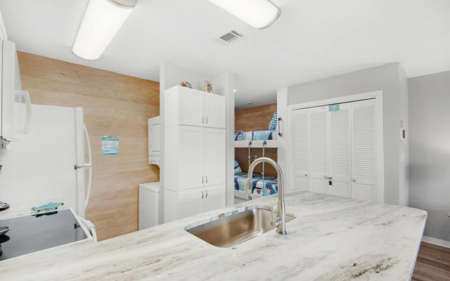 Seascape Lakefront Villas 128- Retreat Yourself