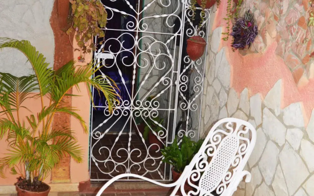 Hostal  Monserrat