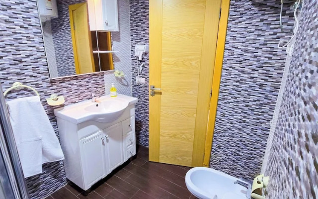 Luxor Home - Spacious & proximity to CFC