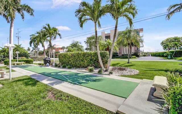 25870 Hickory Blvd #704