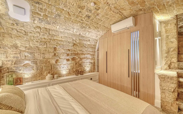 Central Historic Loft by Architect, Near Louvre