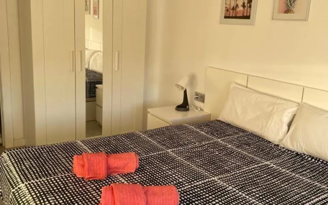 Apartamento frente al mar con piscina