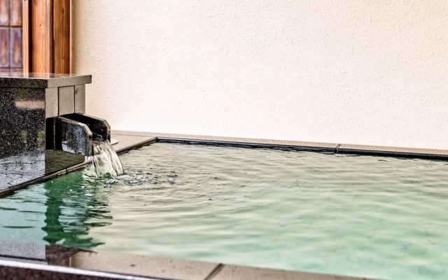 Omuro no Mori Gyokusui - 13 years or older -