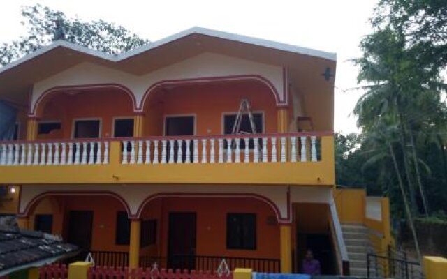 Goroomgo Laximi Guest House Goa