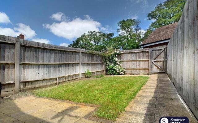 Wokingham - 2 bed House with garden