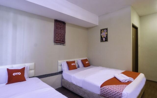 Oyo 44017 Lc Premium Stay
