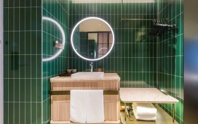 Orange Hotel (Jinan CBD China Resources Land Plaza)