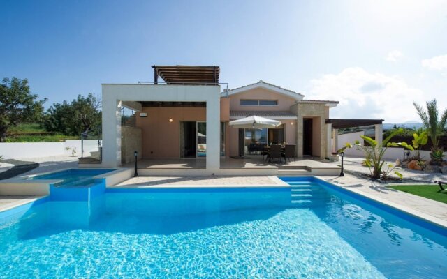 Villa Thalassa Large Private Pool Walk to Beach A C Wifi Car Not Required - 2346