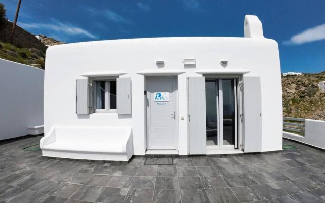 1Path Pelican Mykonos Super Paradise Beach House