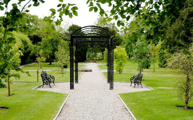 Macdonald Houstoun House