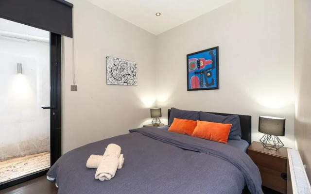 Spacious 4BR Victorian Estate in Kensington