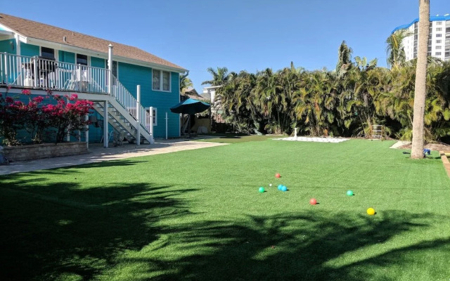 Golden Palm Estate by MNM