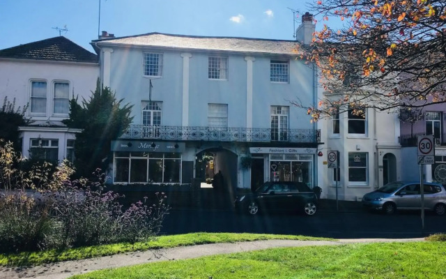 Morleys Bistro | By Huluki Sussex Stays