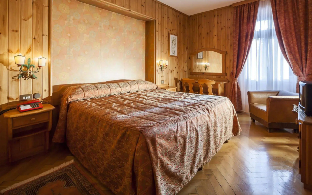 Hotel Corona