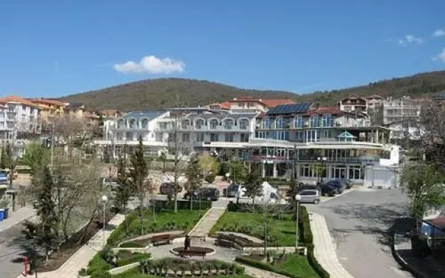 Hotel "Laguna"