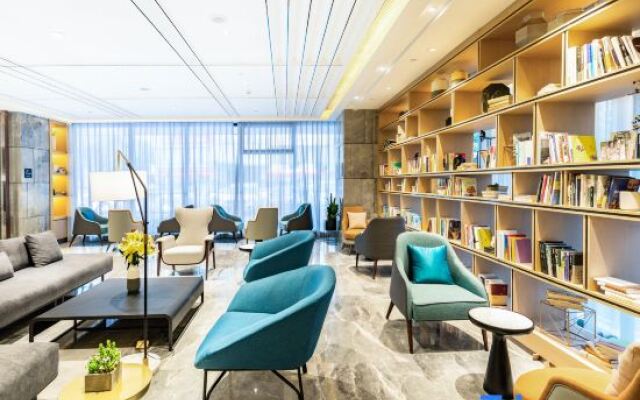 Mercure Zhuhai Lovers Road Beach Swimming Pool