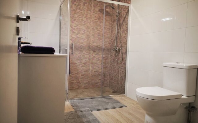 "room in Guest Room - Luxury Room For 6 - Guesthouse"