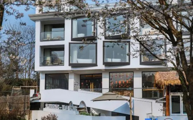 Dongmei Yueju Qiyue Yunsu Hotel