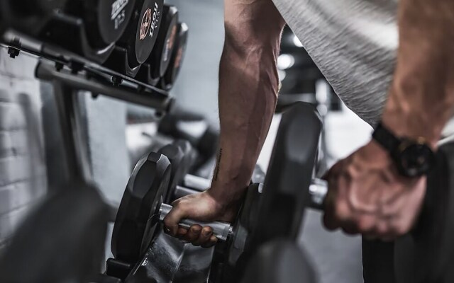 Center Suíço Flats e Shopping