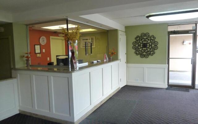Lakeland Inn