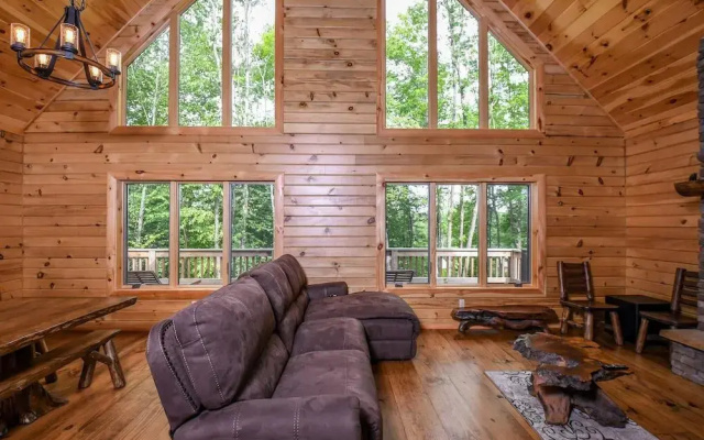 Maple Manor by Taylor Made Deep Creek