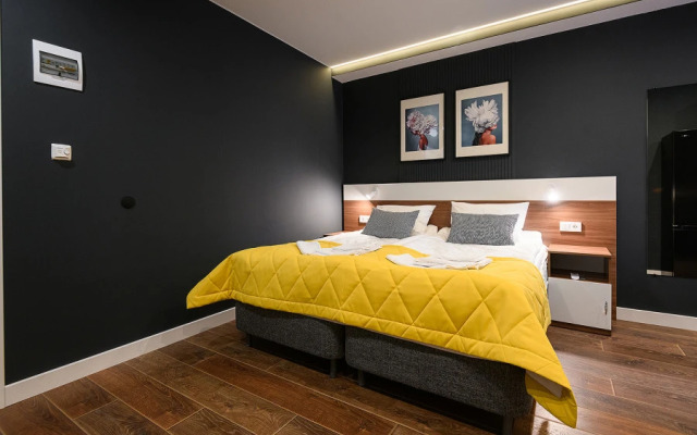 Демократ на Краснопутиловской