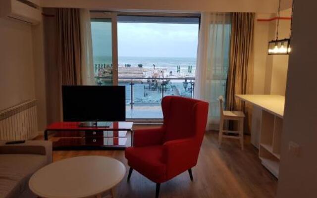 Wave 1 Promenada Apartments