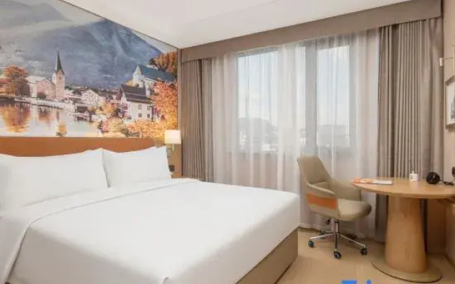 Vienna Hotel (Fuzhou Minhou Qingkou Automobile Town)