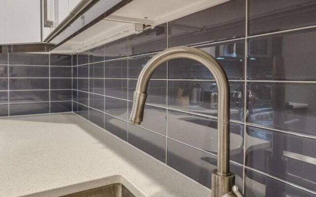 Deedee's Apartments - Lofts at Grove