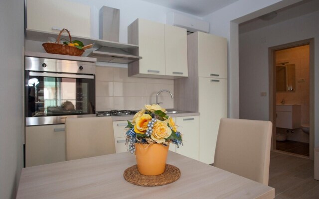 Nice Apartment in Drvenik With 1 Bedrooms and Wifi