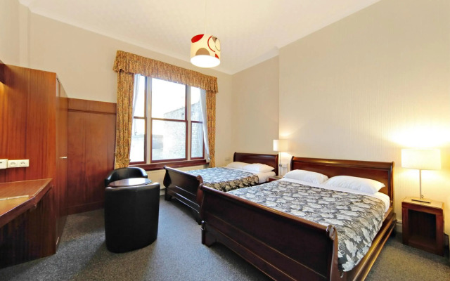 London Visitors Hotel