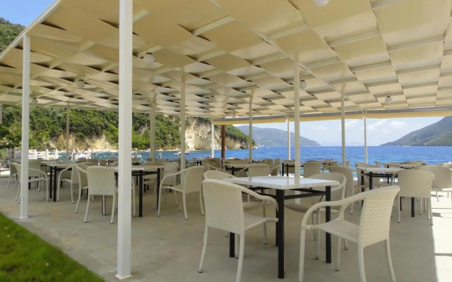 Menes Hotel