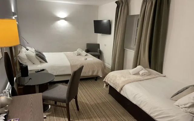 The George Hotel