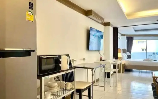 Patong Beach Gardens - Pool, Fast Wifi, Smart TVs